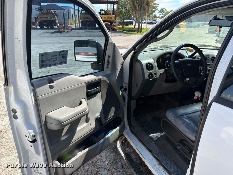 image for item DV7364 2005 Ford F-150 Ext. Cab pickup truck