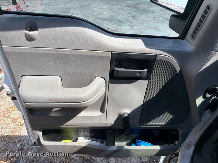 image for item DV7364 2005 Ford F-150 Ext. Cab pickup truck