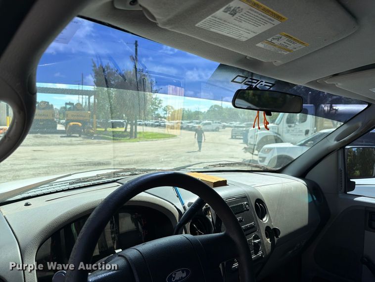 image for item DV7364 2005 Ford F-150 Ext. Cab pickup truck
