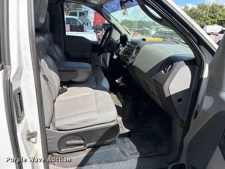 image for item DV7364 2005 Ford F-150 Ext. Cab pickup truck