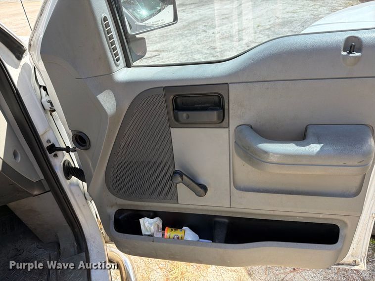 image for item DV7364 2005 Ford F-150 Ext. Cab pickup truck