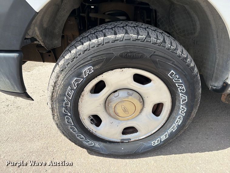 image for item DV7364 2005 Ford F-150 Ext. Cab pickup truck
