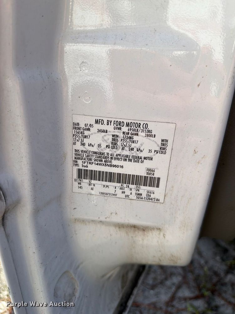 image for item DV7364 2005 Ford F-150 Ext. Cab pickup truck