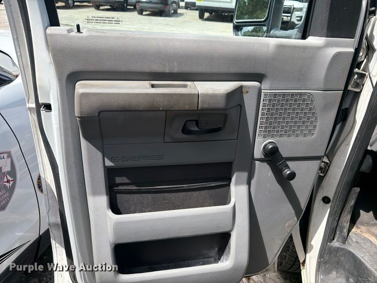 image for item DV7365 2012 Ford E-250 van