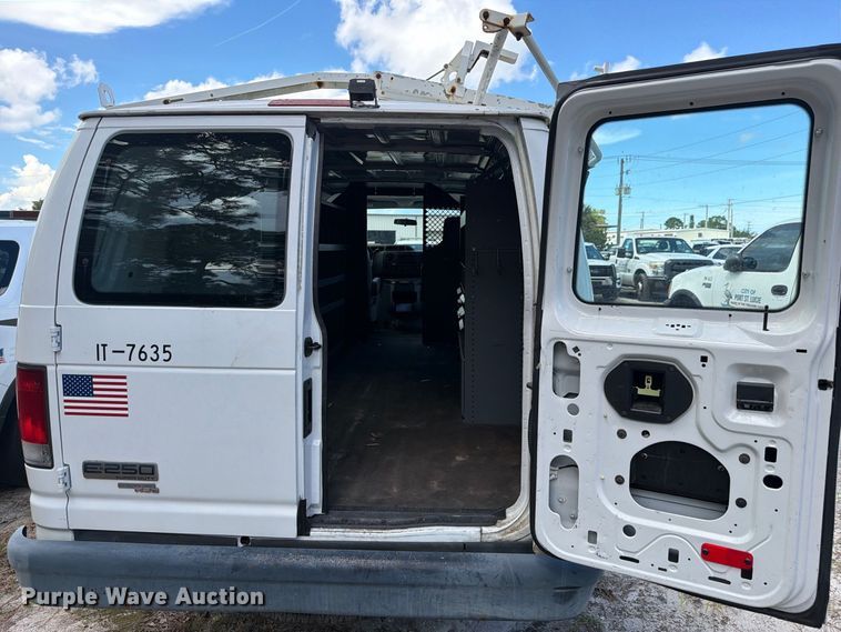image for item DV7365 2012 Ford E-250 van