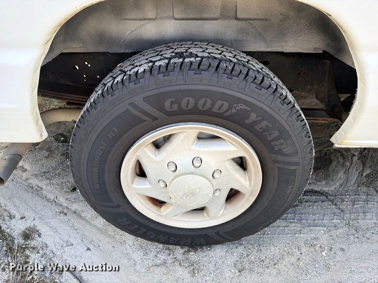 image for item DV7365 2012 Ford E-250 van