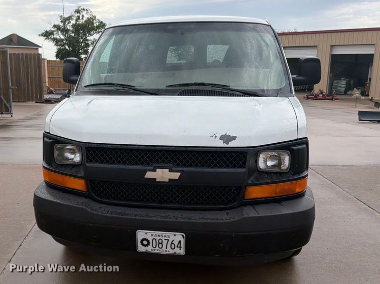 image for item DY3411 2003 Chevrolet Express 1500 van