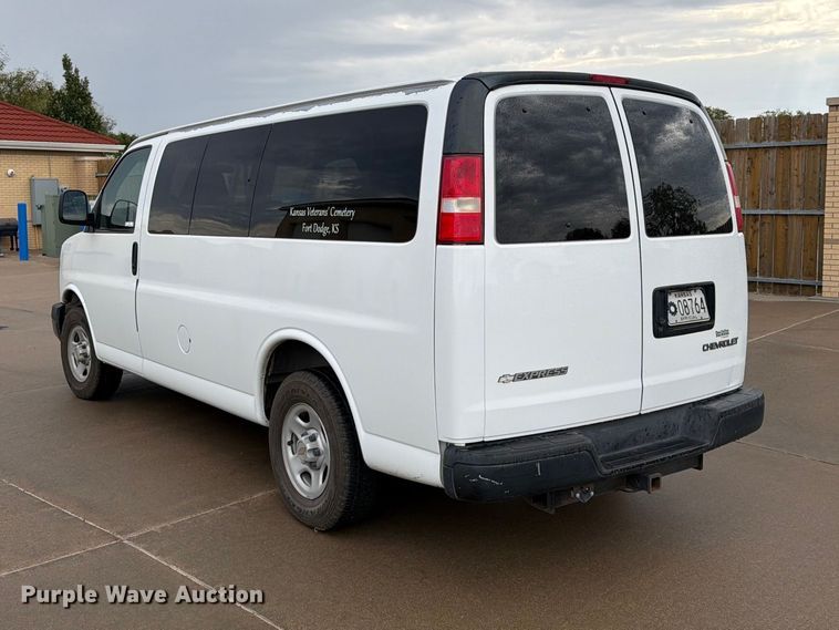 image for item DY3411 2003 Chevrolet Express 1500 van