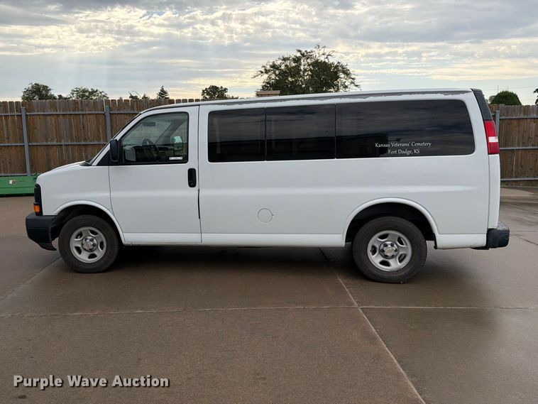 image for item DY3411 2003 Chevrolet Express 1500 van