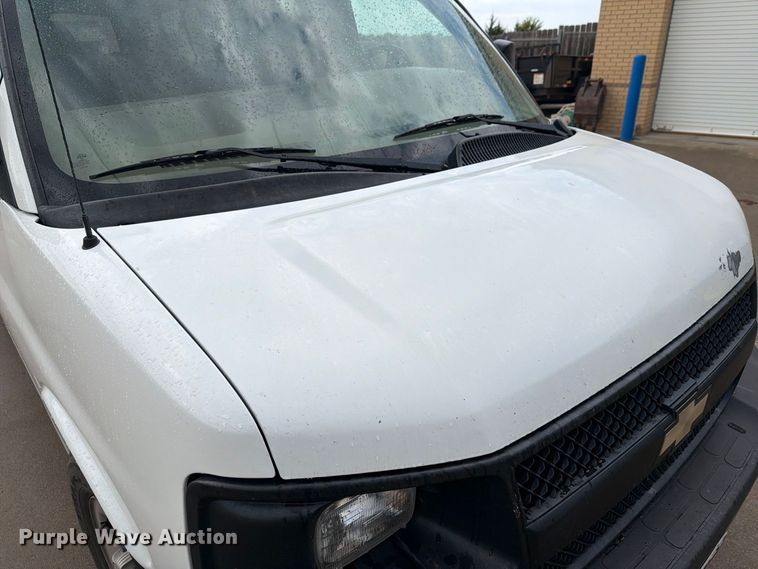 image for item DY3411 2003 Chevrolet Express 1500 van