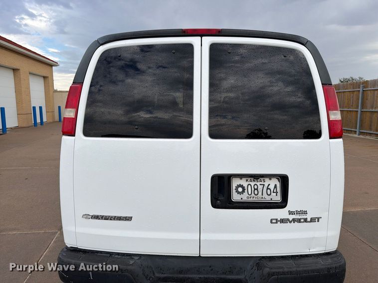 image for item DY3411 2003 Chevrolet Express 1500 van
