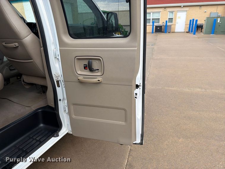 image for item DY3411 2003 Chevrolet Express 1500 van