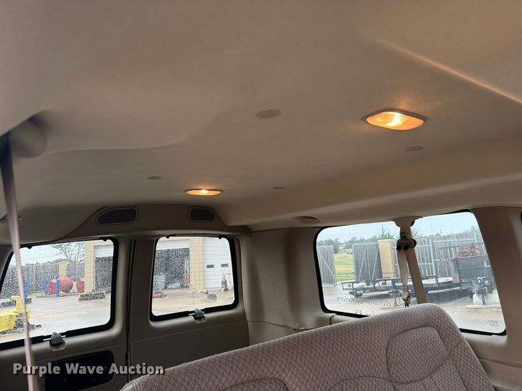 image for item DY3411 2003 Chevrolet Express 1500 van
