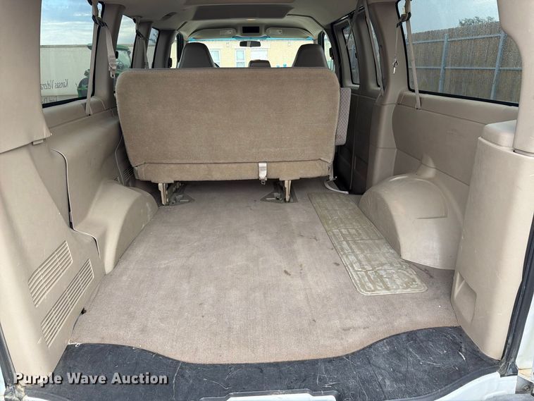 image for item DY3411 2003 Chevrolet Express 1500 van