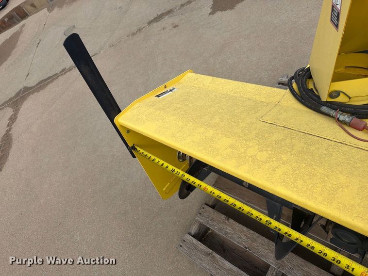 image for item DY3413 John Deere 59 snow blower