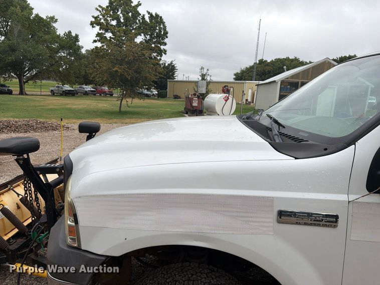image for item DY3427 2005 Ford F250 Super Duty pickup truck