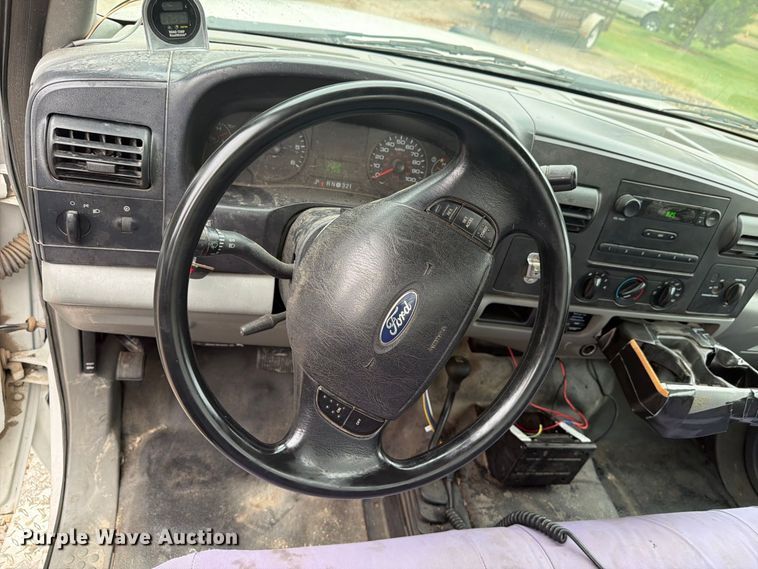 image for item DY3427 2005 Ford F250 Super Duty pickup truck