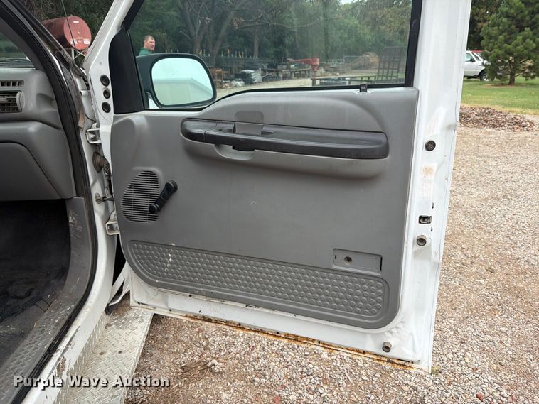 image for item DY3427 2005 Ford F250 Super Duty pickup truck