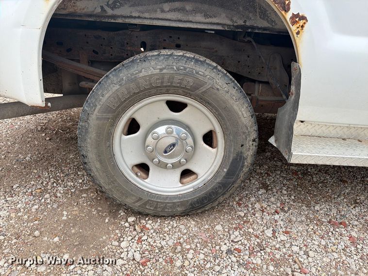 image for item DY3427 2005 Ford F250 Super Duty pickup truck