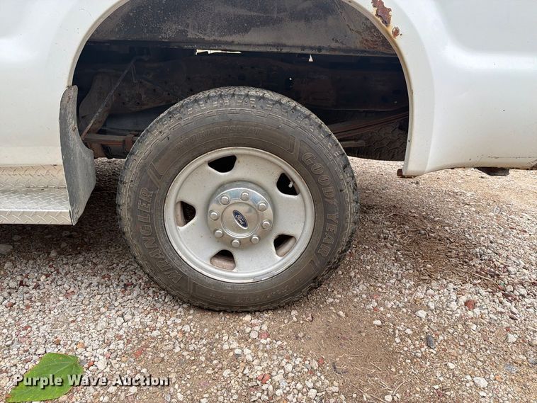 image for item DY3427 2005 Ford F250 Super Duty pickup truck
