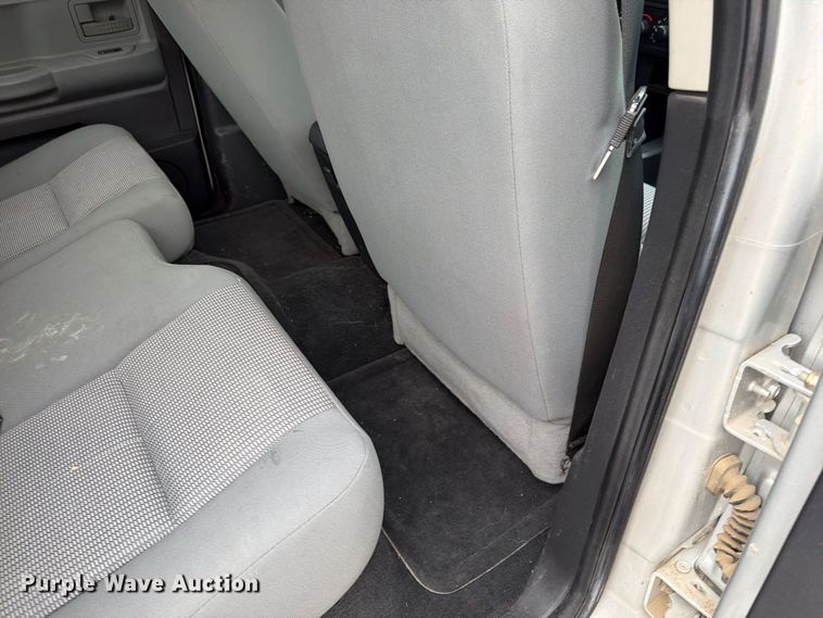 image for item DY3428 2010 Dodge Dakota Crew Cab pickup truck