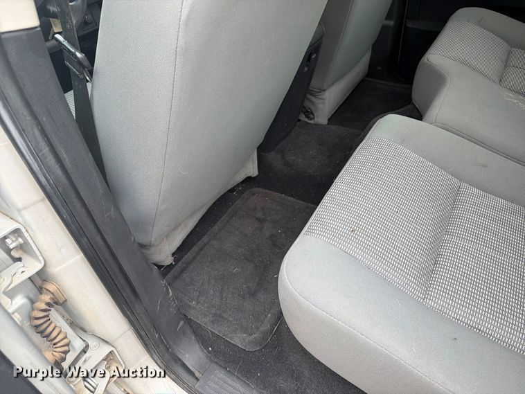 image for item DY3428 2010 Dodge Dakota Crew Cab pickup truck