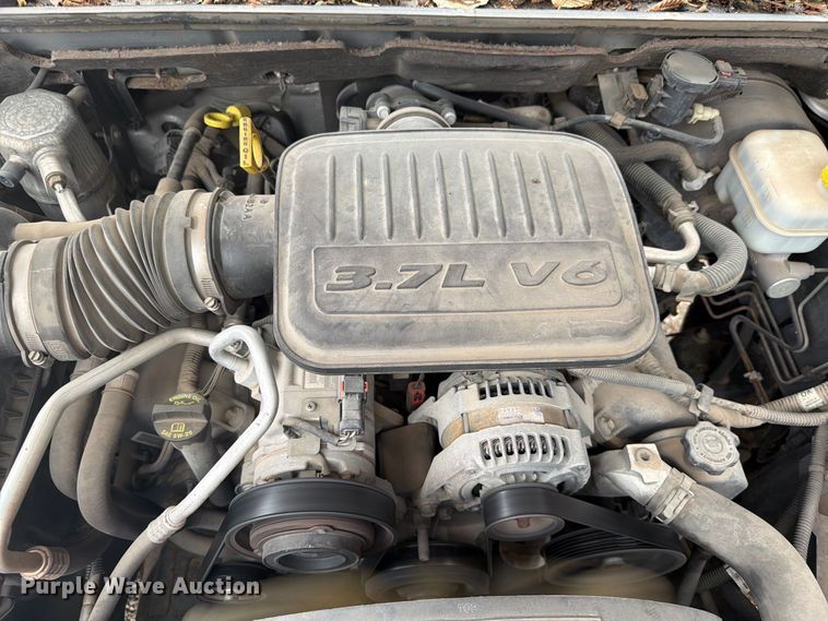 image for item DY3428 2010 Dodge Dakota Crew Cab pickup truck