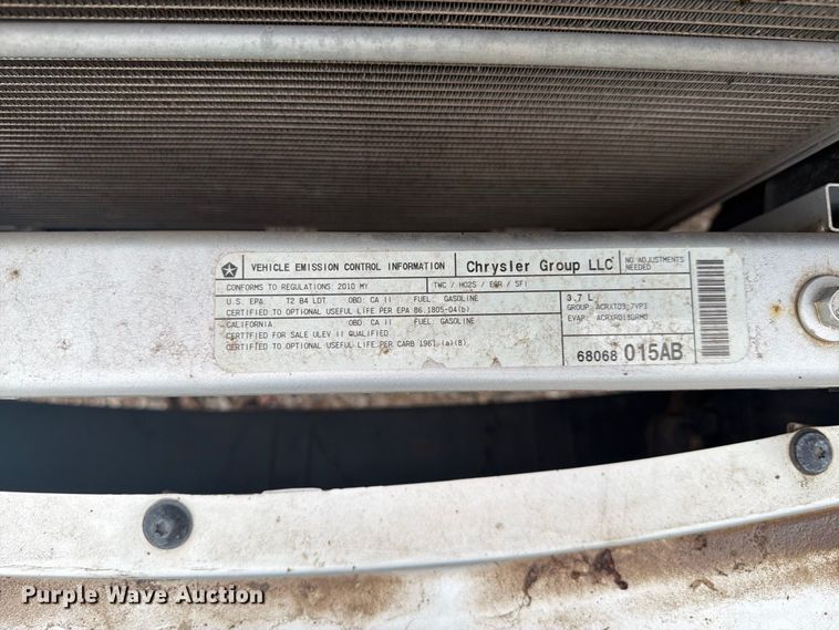 image for item DY3428 2010 Dodge Dakota Crew Cab pickup truck