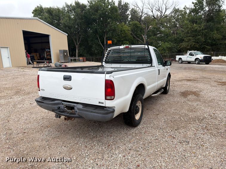 image for item DY3431 2003 Ford F250 pickup truck