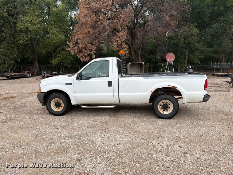 image for item DY3431 2003 Ford F250 pickup truck