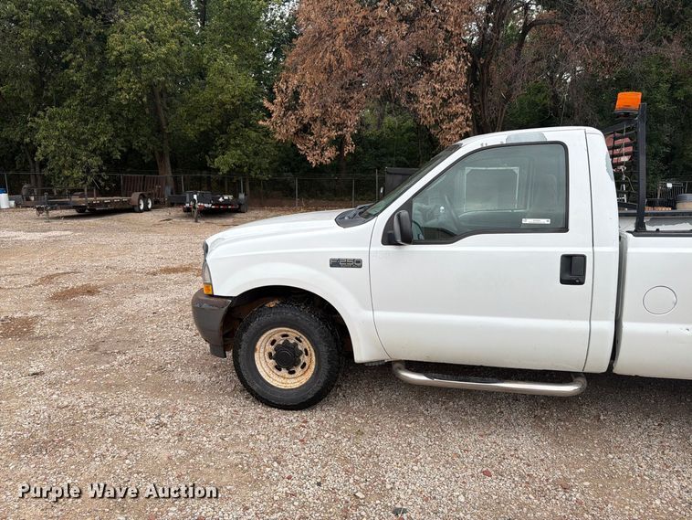 image for item DY3431 2003 Ford F250 pickup truck