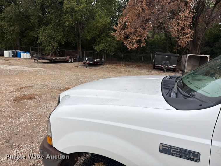 image for item DY3431 2003 Ford F250 pickup truck