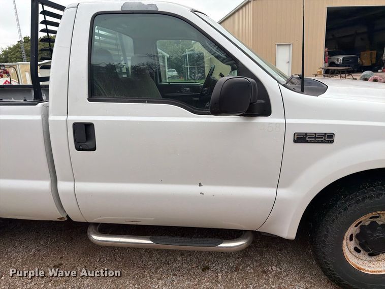 image for item DY3431 2003 Ford F250 pickup truck