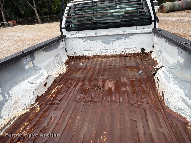 image for item DY3431 2003 Ford F250 pickup truck