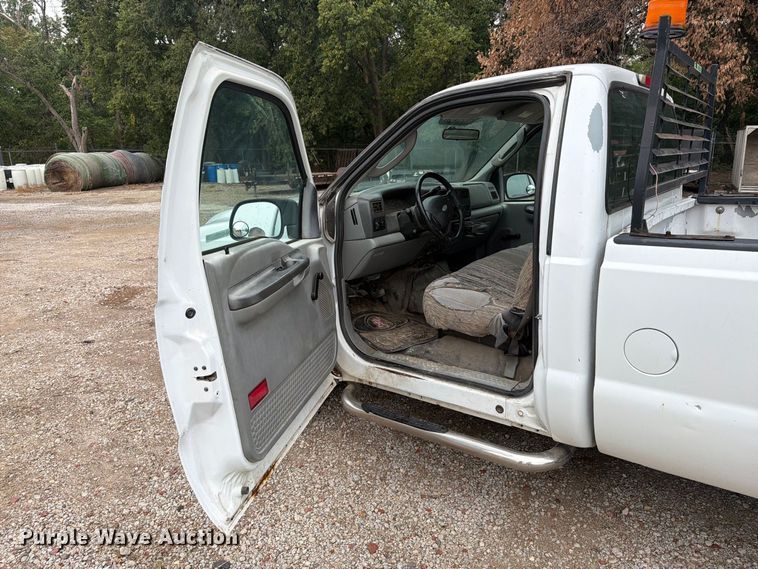image for item DY3431 2003 Ford F250 pickup truck