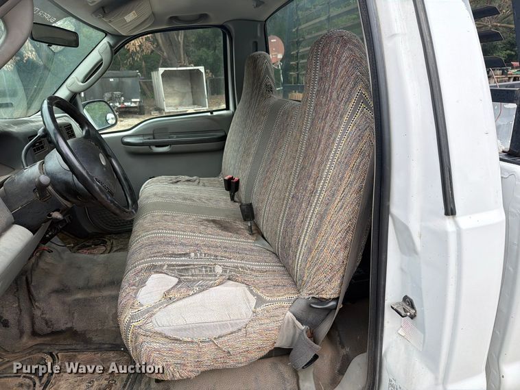 image for item DY3431 2003 Ford F250 pickup truck