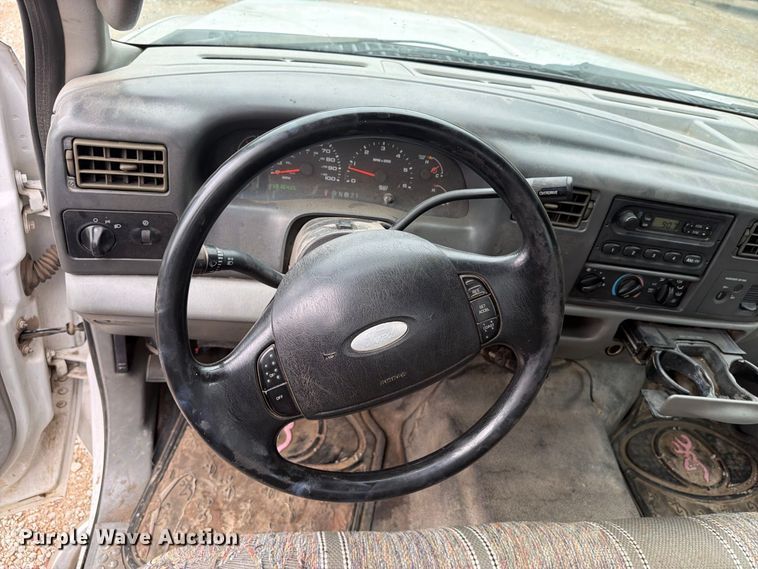 image for item DY3431 2003 Ford F250 pickup truck