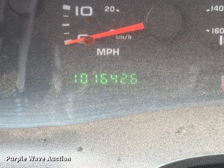 image for item DY3431 2003 Ford F250 pickup truck