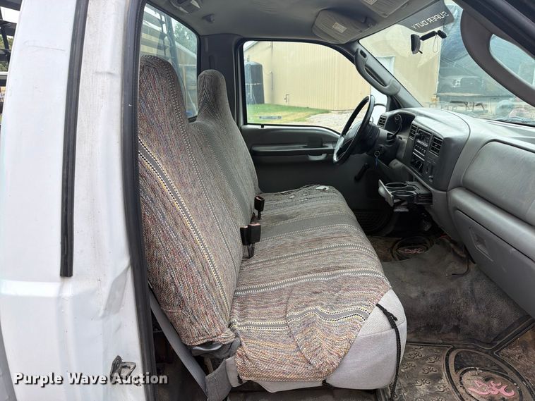 image for item DY3431 2003 Ford F250 pickup truck