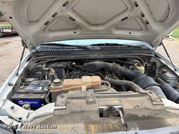 image for item DY3431 2003 Ford F250 pickup truck