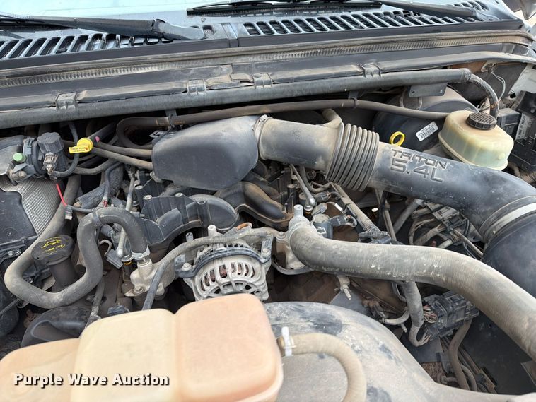 image for item DY3431 2003 Ford F250 pickup truck