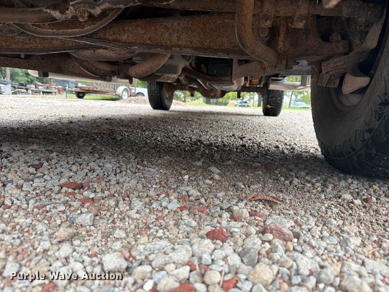 image for item DY3431 2003 Ford F250 pickup truck