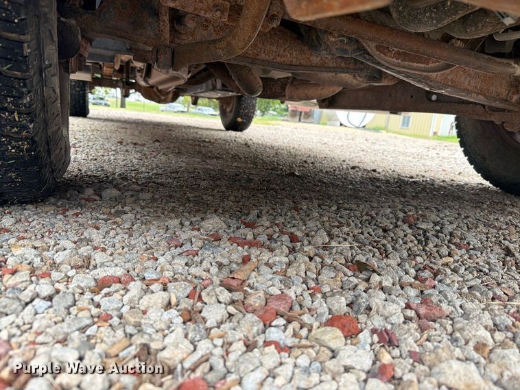 image for item DY3431 2003 Ford F250 pickup truck