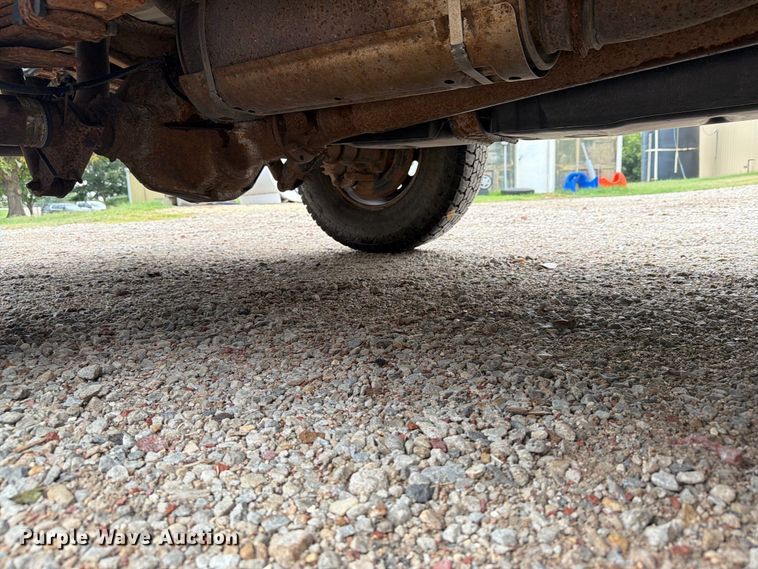 image for item DY3431 2003 Ford F250 pickup truck