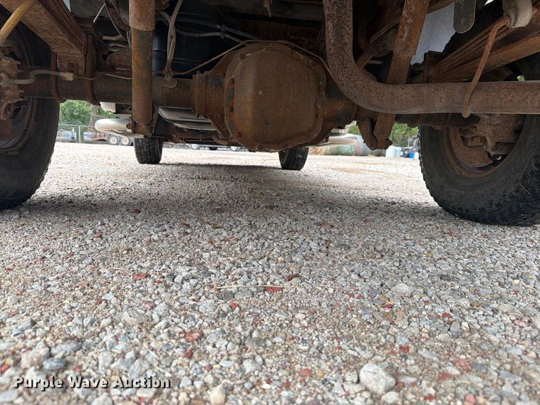 image for item DY3431 2003 Ford F250 pickup truck