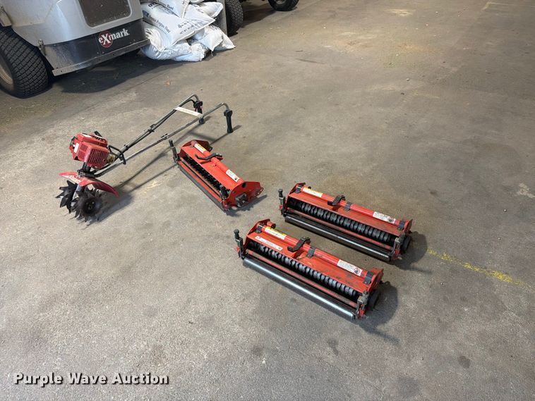 image for item DY3432 Lawn and garden equipment