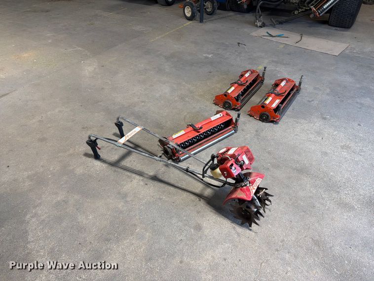 image for item DY3432 Lawn and garden equipment