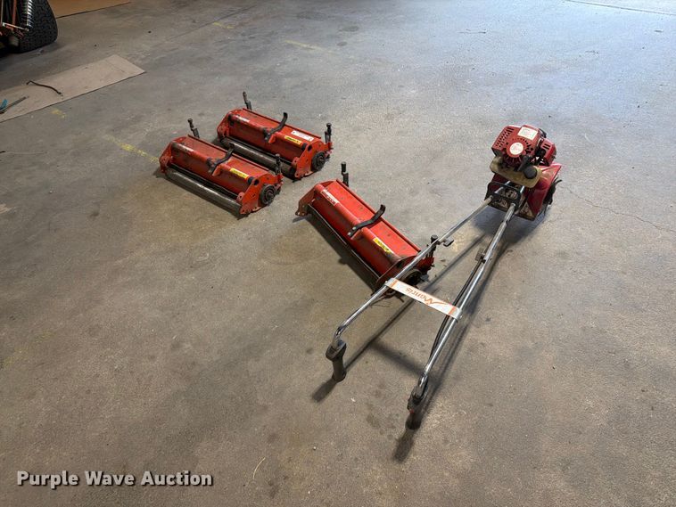 image for item DY3432 Lawn and garden equipment