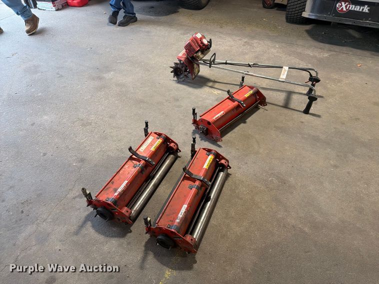 image for item DY3432 Lawn and garden equipment