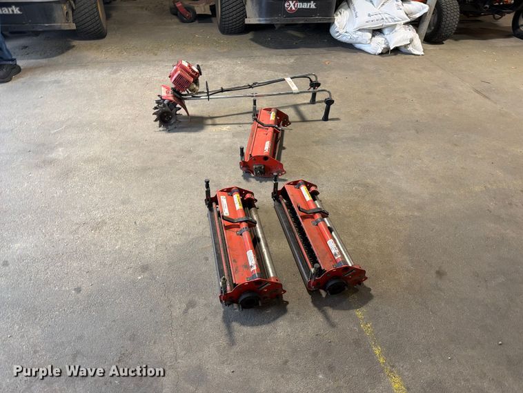 image for item DY3432 Lawn and garden equipment